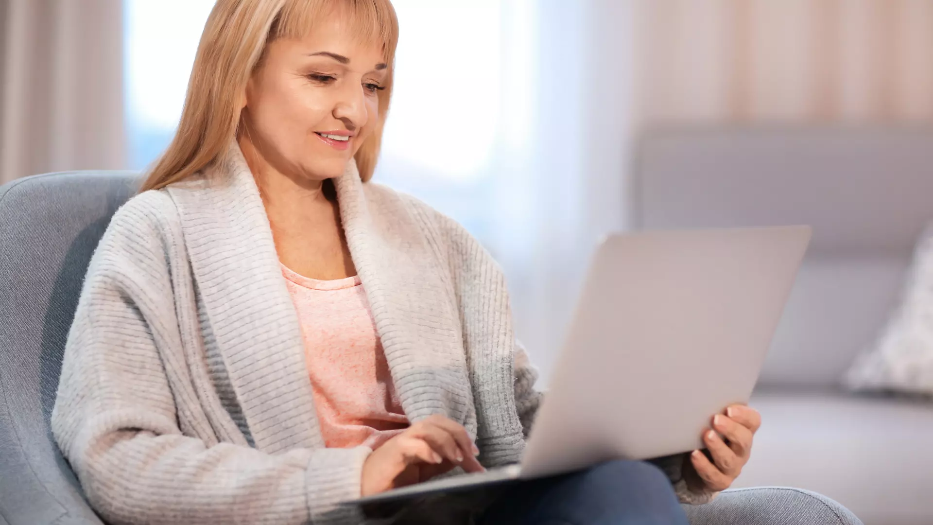 Mujer mayor de 45 años comenzando el programa online “Ponte en Marcha” en la semana 0 para empezar a cuidarse
